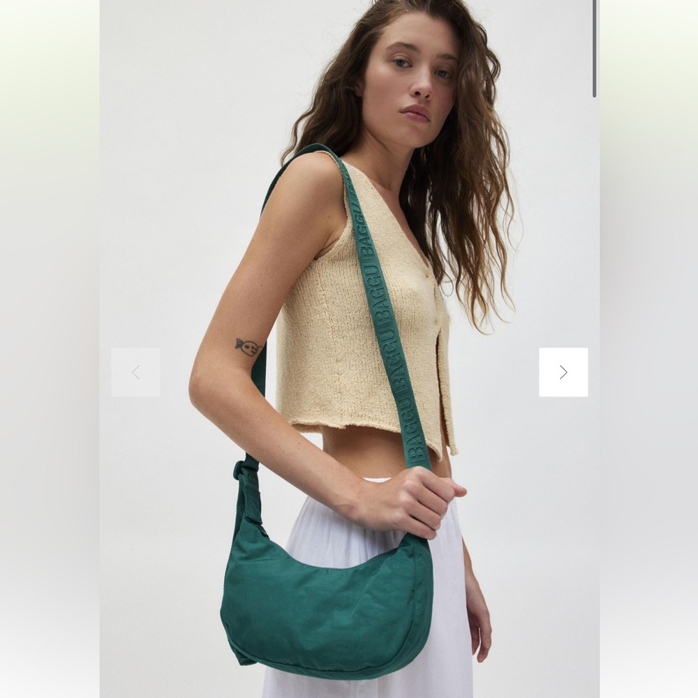 BNWT Baggu Small Crescent
